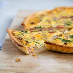QUICHE HAM & CHEESE TRAYBAKE - Image 1